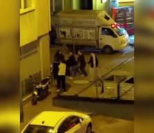 Akrabalar birbirine girdi: Sokak boks ringine d&ouml;nd&uuml;