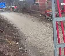 Artvin&rsquo;de otomobiliyle taklalar atan s&uuml;r&uuml;c&uuml; yaralandı