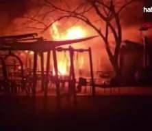 Avcılar'da kafede korkutan yangın: Kızgın yağa su d&ouml;k&uuml;nce alev aldı