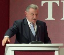 Bakan Bak: "H&uuml;k&uuml;met olarak yasa dışı bahisle m&uuml;cadele en &ouml;nemli konularımızdan birisi"