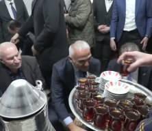  Bakan Ersoy, Batman&rsquo;ın Sason il&ccedil;esinde vatandaşlar oturup sohbet etti