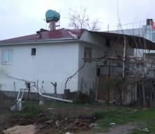 Evinin satıldığını &ouml;ğrenince fel&ccedil; oldu!