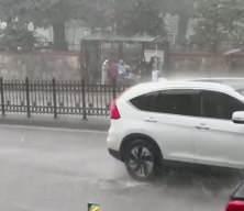 İstanbul Valiliğinden akşam saatleri i&ccedil;in fırtına uyarısı