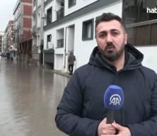 İzmir'de etkili olan sağanak yaşamı olumsuz etkiledi