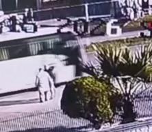 Kızına kahvaltıya giderken feci son: Kaza anı g&uuml;venlik kamerasında