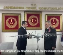 Sel&ccedil;uk Bayraktar, AKINCI maketini Jandarma Genel Komutanlığı&rsquo;na teslim etti