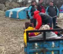 Siirt&rsquo;te fırtına &ccedil;adırları yıktı: 20 kişi tahliye edildi