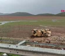 TAG Otoyolu'nda askeri ara&ccedil; devrildi: 10 yaralı