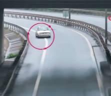 Uygulama noktasından ka&ccedil;mak isterken geri geri giden s&uuml;r&uuml;c&uuml; drona yakalandı