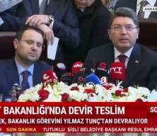 Yılmaz Tun&ccedil; da g&ouml;revini Akın G&uuml;rlek'e devretti