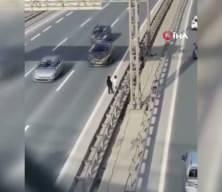 Y&uuml;reklerin ağza geldiği anlar! &Ccedil;ocukların TEM otoyolunda tehlikeli hareketi!