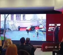 Vodafone m&uuml;şteri memnuniyeti i&ccedil;in kolları sıvası!Memnunb&uuml;s yllarda