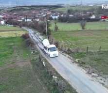 Bolu'da oto kurtarıcıdan dev buketle ilgin&ccedil; evlilik teklifi