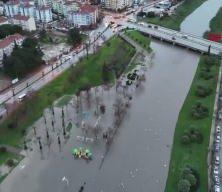 &Ccedil;anakkale'de taşan Sarı&ccedil;ay dron ile g&ouml;r&uuml;nt&uuml;lendi