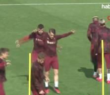 Efsane forvet d&uuml;nya devine Osimhen'i &ouml;nerdi!