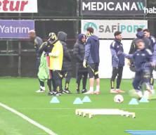 Fenerbah&ccedil;e - Nottingham Forest ma&ccedil;ı Canlı ve şifresiz izleme ekranı!