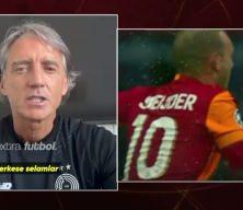 Galatasaray'ın eski teknik direkt&ouml;r&uuml;  Mancini sarı-kırmızılı takıma yıllar &ouml;nceki tarihi zaferi hatırlattı.