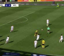 G&ouml;r&uuml;nt&uuml;ler Avustralya'dan: Kalecinin talihsiz anları viral oldu