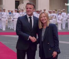 Macron, Fransa'da sağcı gencin &ouml;l&uuml;m&uuml;yle ilgili yorum yapan Meloni'ye tepki