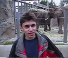 M&uuml;zelik eşya oldu! YouTube'a y&uuml;klenen ilk video satıldı!