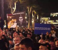 Tiran'da binlerce kişi Rama h&uuml;k&uuml;metinin istifasını istedi