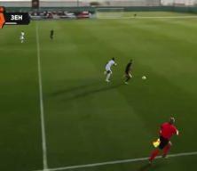 'Jhon Duran futbolu kafada bitirmiş': İlk ma&ccedil;ında rakip stoperle g&uuml;reşti