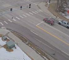 ABD'de iki ara&ccedil;, yolun aniden &ccedil;&ouml;kmesiyle &ccedil;ukura d&uuml;şt&uuml;