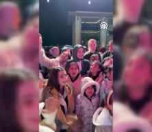 Bakan G&ouml;ktaş, &ccedil;ocuklarla "Kabe'de Hacılar" ilahisini s&ouml;ylediği anları paylaştı