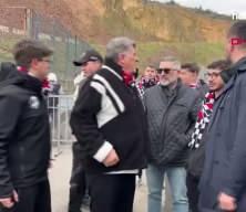 Beşiktaş Başkanı Serdal Adalı deplasmanda taraftarla