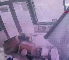 Bing&ouml;l ve Aydın'da dehşet anları: Otomobiller d&uuml;kkanlara girdi, 7 yaralı