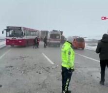 Erzurum'da zincirleme kazanın ardından aynı b&ouml;lgede ikinci kaza: 1 &ouml;l&uuml;, 4 yaralı