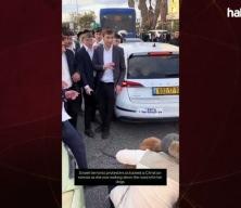 Kud&uuml;s'te yerleşimcilerden Hıristiyan kadına taciz!