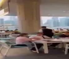 Dubai'de iftar i&ccedil;in patlatılan top paniğe neden oldu!