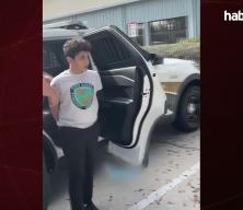 ABD'de 10 yaşındaki &ccedil;ocuk ters kelep&ccedil;eyle tutuklandı!