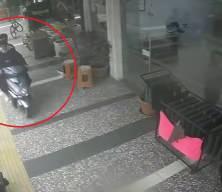 Antalya&rsquo;da 5 yaşındaki &ccedil;ocuk ehliyetsiz s&uuml;r&uuml;c&uuml;n&uuml;n &ccedil;arpmasıyla &ouml;l&uuml;mden d&ouml;nd&uuml;!