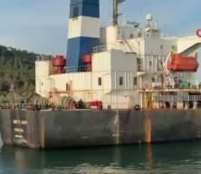 &Ccedil;anakkale Boğazı'nda karaya oturan gemi kurtarıldı