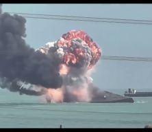 H&uuml;rm&uuml;z Boğazı&rsquo;nda dev patlama meydana geldi