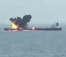 Husi milisleri ABD bayraklı tankeri vurdu