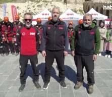 İHH'dan Halep Kalesi&rsquo;nde temizlik ve d&uuml;zenleme &ccedil;alışması