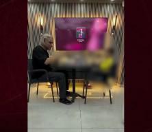 K&uuml;&ccedil;&uuml;k yaştaki oğlunu alkol masasına oturtan baba tepki &ccedil;ekti