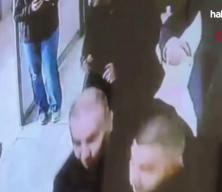 Şanlıurfa'da polisten y&uuml;rek ısıtan g&ouml;r&uuml;nt&uuml;