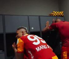 Takım arkadaşından Osimhen'e b&uuml;y&uuml;k &ouml;vg&uuml;