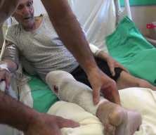 Tıkalı lavaboyu a&ccedil;mak isterken hastanelik oldu!