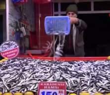 Ramazan &ouml;ncesi balık tezgahları canlandı, somon en &ccedil;ok satılan balık oldu