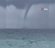 Antalya&rsquo;da korkutan hortum karaya ulaşmadan kayboldu