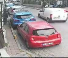 Fatih'te sokakta kadının elindeki telefonu &ccedil;alıp ka&ccedil;tı