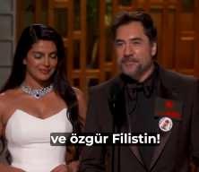 İspanyol Javier Bardem&rsquo;den kırmızı halıda savaşa hayır ve &ouml;zg&uuml;r Filistin mesajı