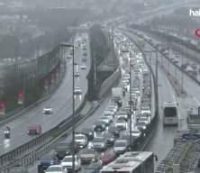 İstanbul'da trafik yoğunluğu yaşanıyor