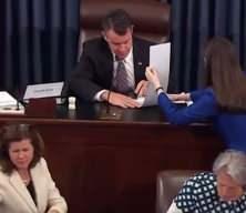 Senato engeli yok: Trump&rsquo;ın İran saldırıları &ouml;n&uuml;ndeki tasarı rafa kalktı