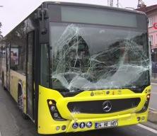 &Uuml;sk&uuml;dar'da iki İETT otob&uuml;s&uuml; &ccedil;arpıştı